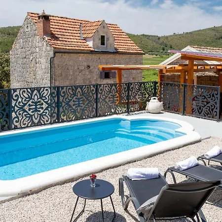 Stone House Prapatna-two Bedroom With Swimming Pool *