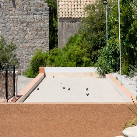 Casa de Férias Stone House Prapatna-two Bedroom With Swimming Pool *