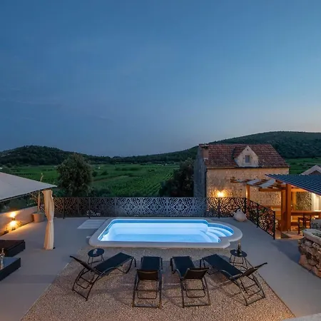 Stone House Prapatna-two Bedroom With Swimming Pool *