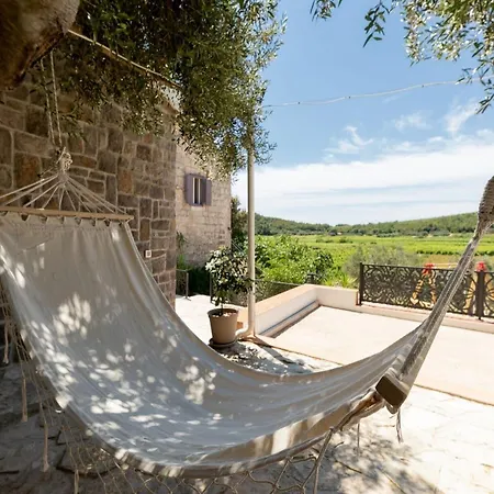 Casa de Férias Stone House Prapatna-two Bedroom With Swimming Pool Smokvica (Korcula)