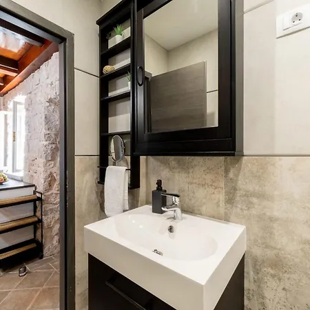 Stone House Prapatna-two Bedroom With Swimming Pool Smokvica (Korcula)