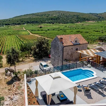 Stone House Prapatna-two Bedroom With Swimming Pool