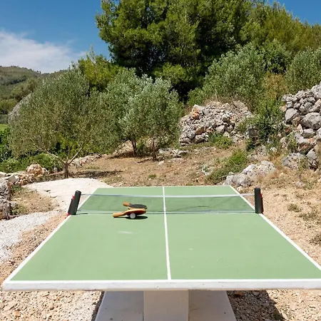 Casa de Férias Stone House Prapatna-two Bedroom With Swimming Pool